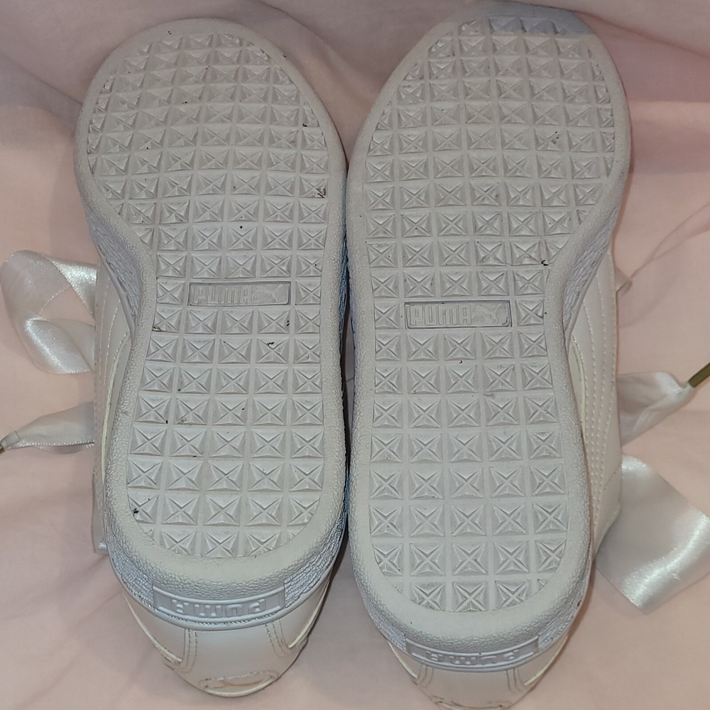 PUMA Basket Heart Patent White Woman's Sneakers Satin Ribbon Laces‎ Size 7.5 US - Picture 8 of 16